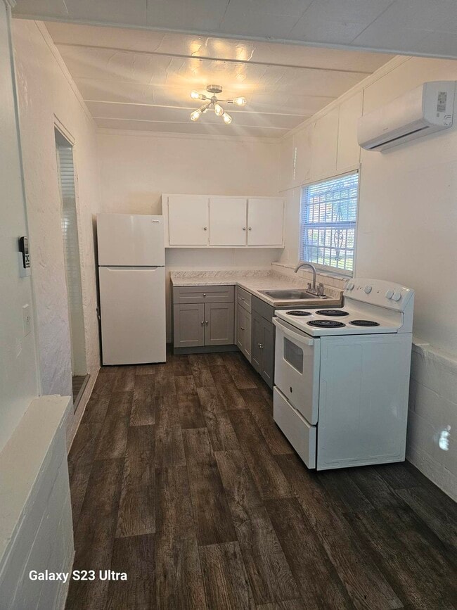 Photo - 501 Avenue L NE Unit #501A