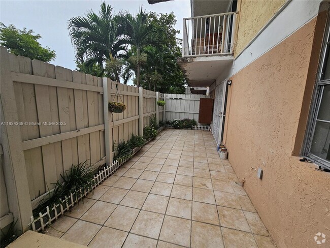 Building Photo - 260 NW 107th Ave Unit 104 Rental