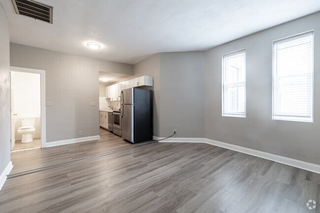 1BR, 1BA - 600SF - Living Room