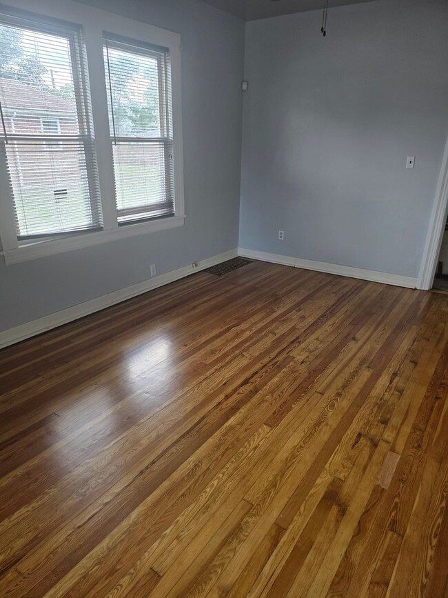 Photo - Brick 2 Bedroom Home
