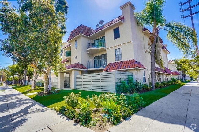 Outside POV - 4040-4060 S Hoover St (B) Rental