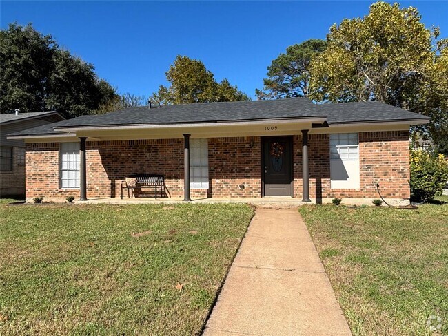 Building Photo - 1009 Lawndale Ave Rental