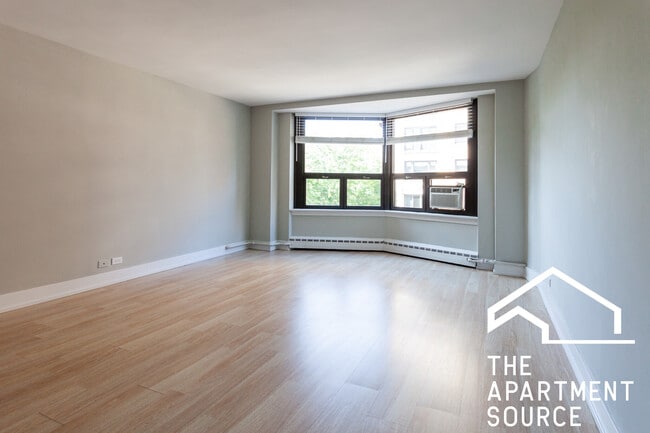 Photo - 445 W Wellington Ave Unit 04B