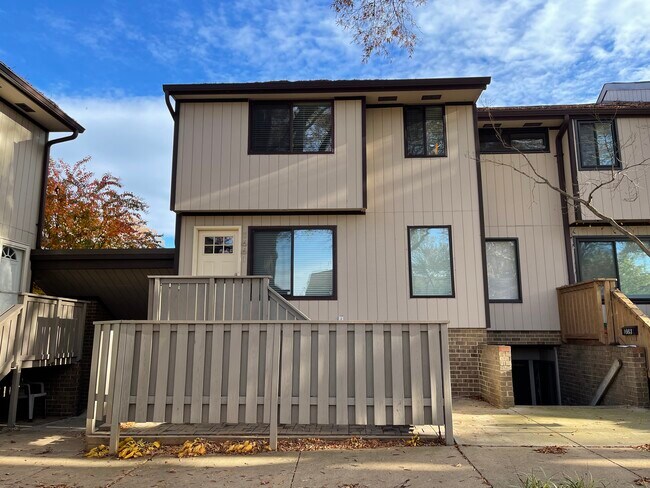 Photo - 1661 Westwind Way