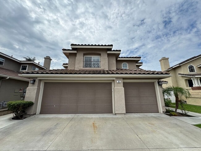 Building Photo - Immaculate 4Bd/2.5Ba Spacious Home with NE...