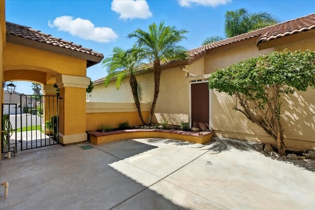 Photo - 6979 Walker Ct