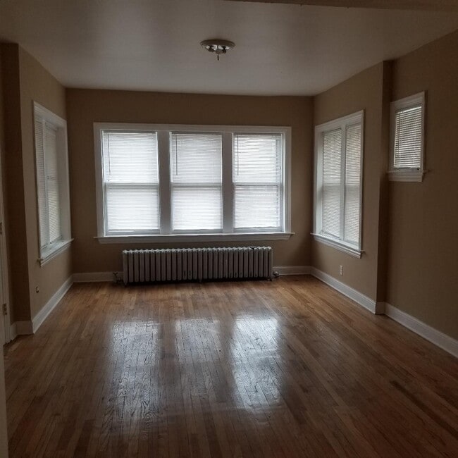 Photo - 638 E 92nd St Unit 1