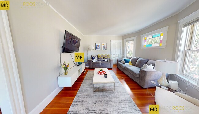 Building Photo - 8 Chapman Pl Unit 2 Rental
