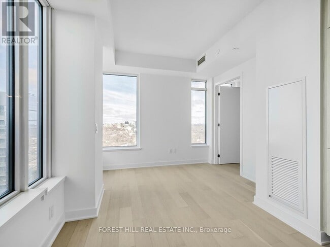 Photo - 11 Yorkville Ave Unit 2403