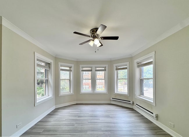 Photo - 1425 W Hutchinson St