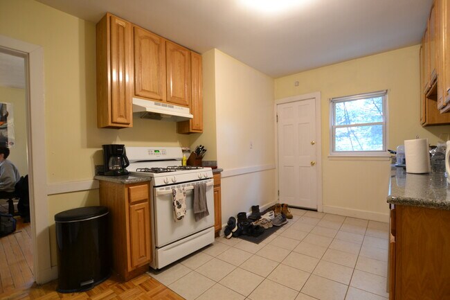 Building Photo - 20 Shanley St Unit 1 Rental