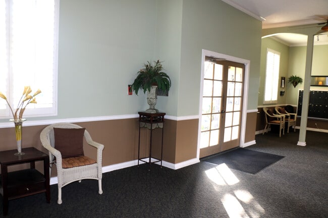 Lobby - 315 Broadway E Apartments Unit 107