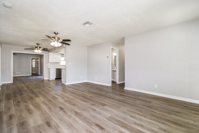 Photo - 7983 Shadow Run Dr