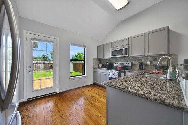Photo - 2314 Carr St