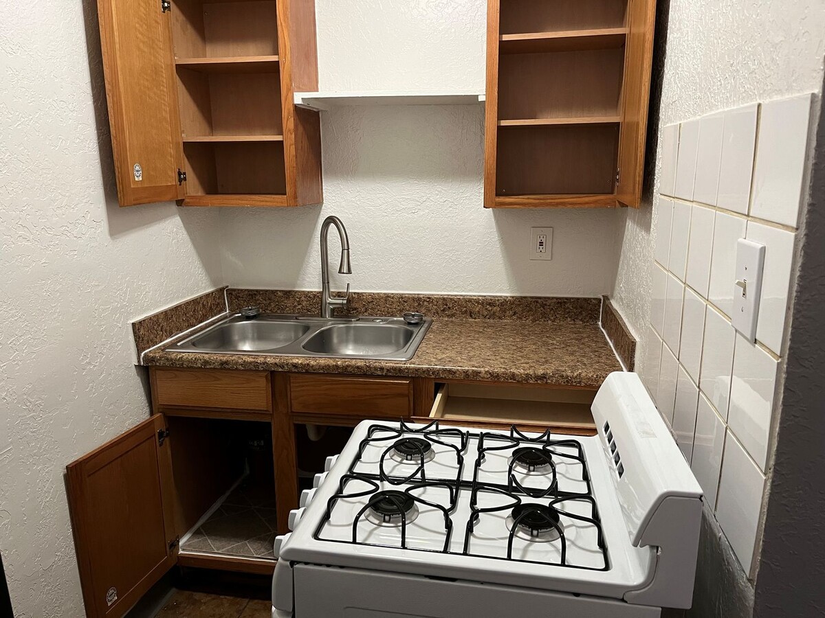 Photo - 330 Vermont St NE Unit B