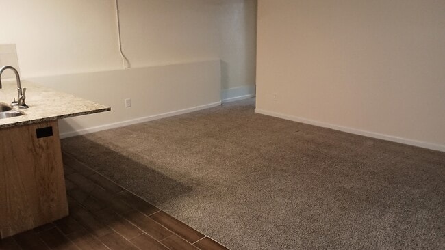 Photo - 128 N Hill St