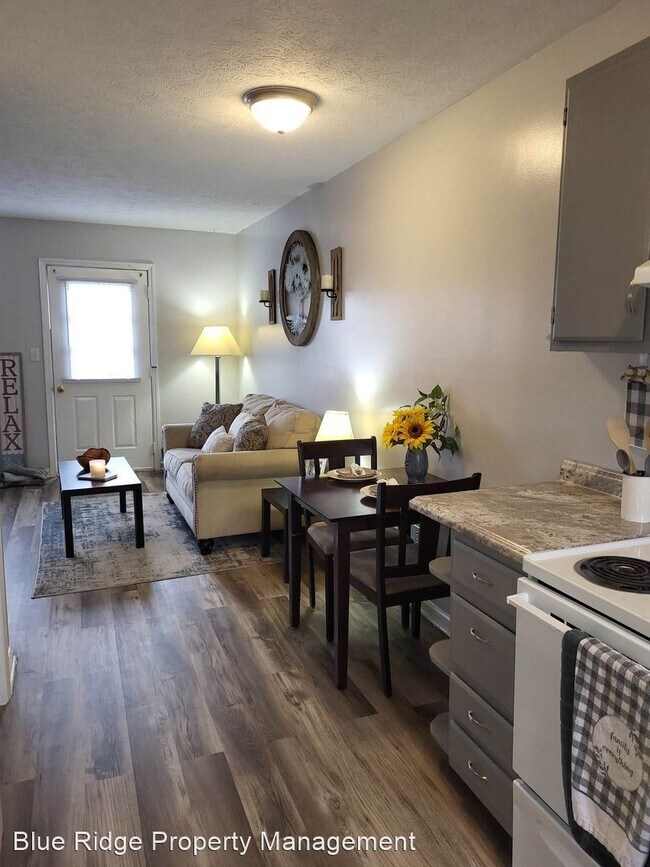 Photo - 2 br, 1.5 bath House - 104 Autumn Creek Lane