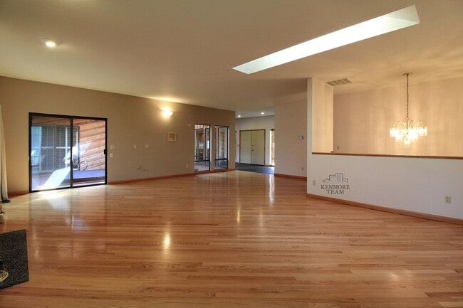 Photo - 4 Bedroom, 3 Bath Home in West Richland