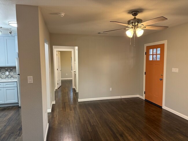 Photo - 415 W Mariposa Dr