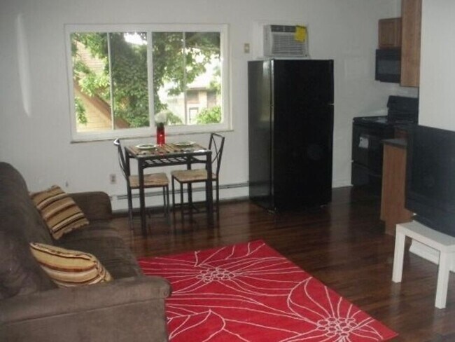 Building Photo - 131 Kinsey-2 Unit 2