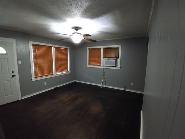 Photo - 1122 Virginia St