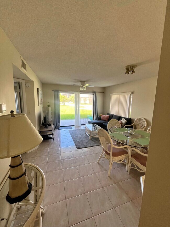 Photo - 4250-4A1a A1A S Unit C12