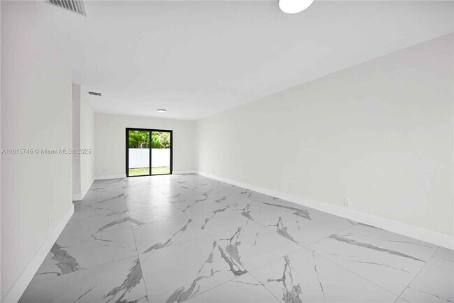 Photo - 100 SW 7th St