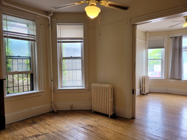 Photo - 1210-12 Van Buren