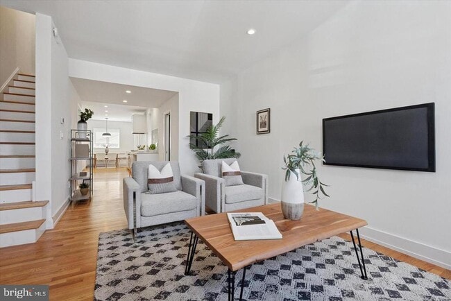 Photo - 1740 Catharine St