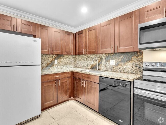 Building Photo - 614 NW 13th St Unit 27 Rental
