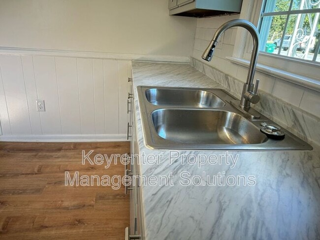 Photo - 113 York Dr