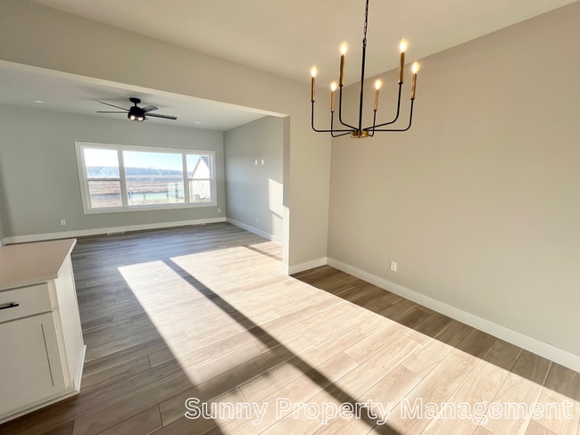 Photo - 4838 Romaine Rd