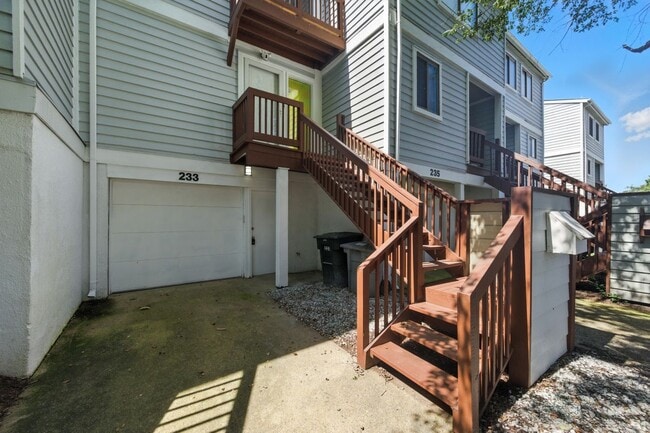 Photo - 233 Mill Point Dr