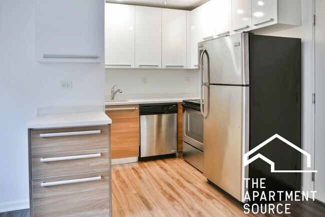 Photo - 925 W Carmen Ave Unit 6E