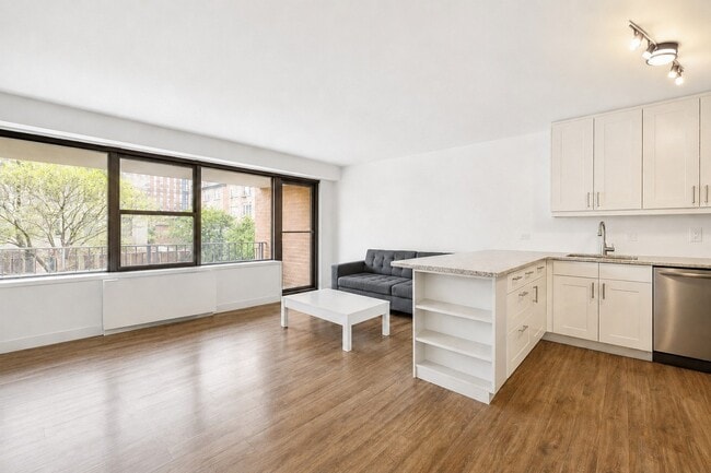 Photo - 135 Montgomery St Unit # 3