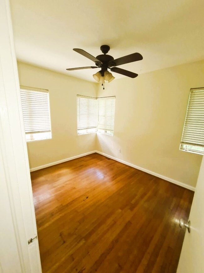 Photo - Spacious 2 bed 1 bath in Beautiful Park Lake /Higland neighborhood Unit 1