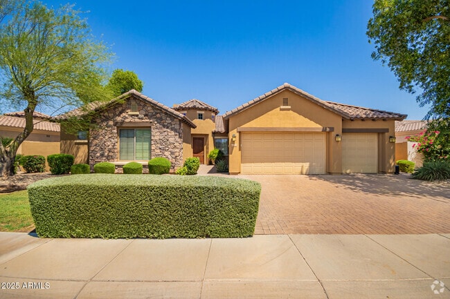 Building Photo - 15812 W Cypress St Rental