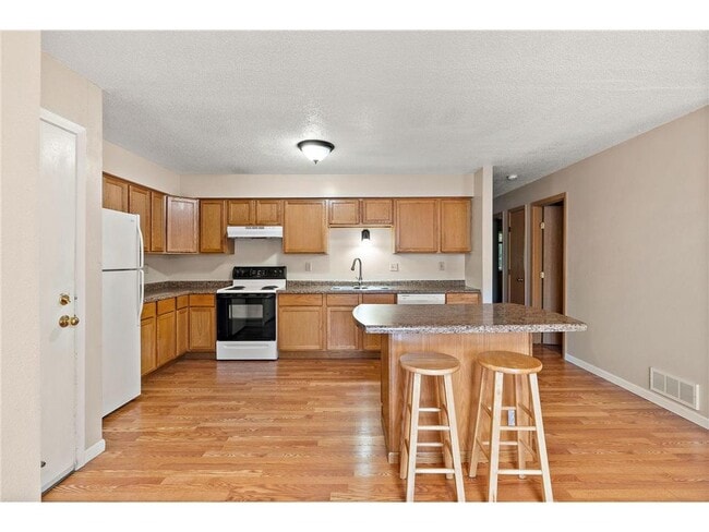 Photo - 926 Wescott Trail Unit 201