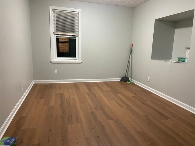 Photo - 82 Montaup St Unit 2