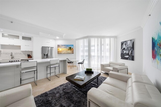 Building Photo - 4775 Collins Ave Unit 1504