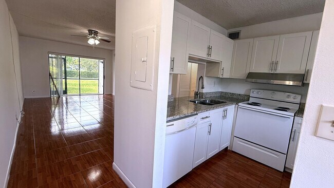Photo - 114 NW 60th Ave Unit 3-1