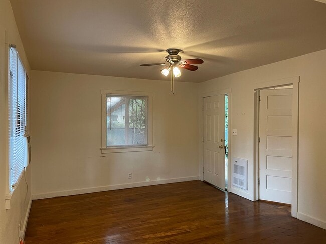 Photo - Cute Duplex Close to Shopping