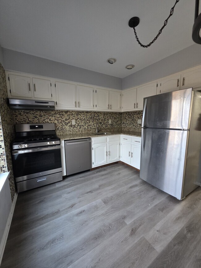 Photo - 122 Chelsea Cir