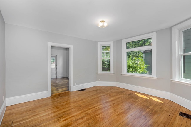 3449 Snelling Ave