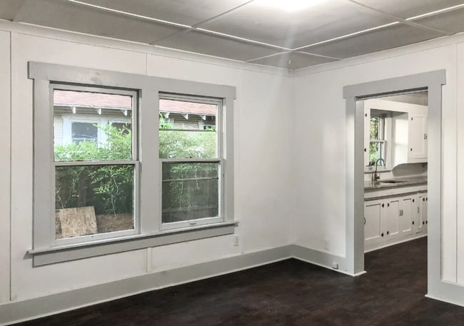 Photo - 3715 Travis Ave Unidad A