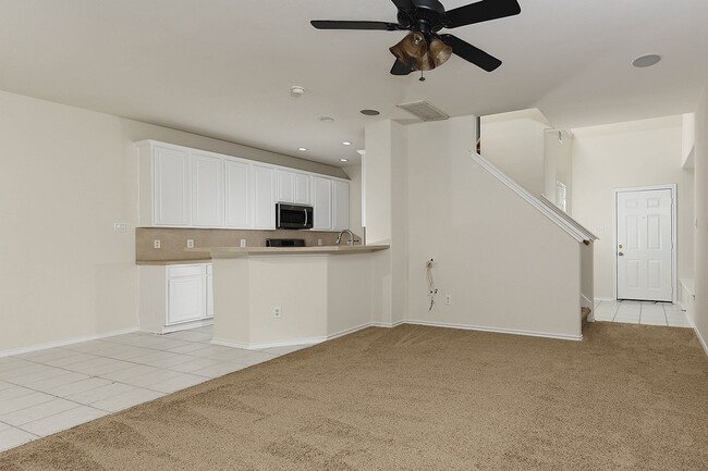 Building Photo - 102 Blue Creek Pl