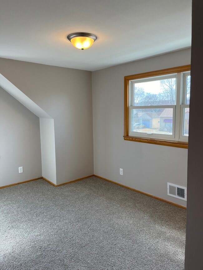 Photo - 45 20th Ave N
