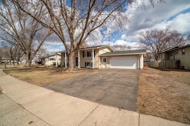 DRIVEWAY - 3419 Gerrard Ave