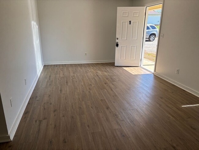 Photo - 1103 E Main St Unit Apt 1