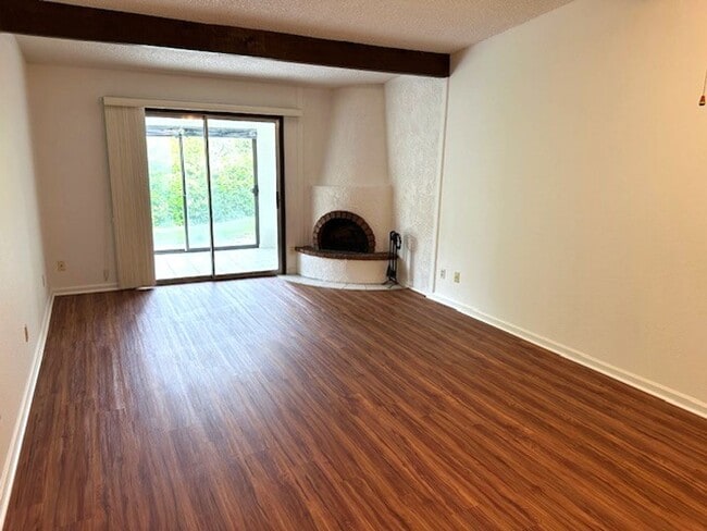 TOWNHOME - VILLAGE OF OAK CREEK - WILD TURKEY - TOWNHOME - VILLAGE OF OAK CREEK - WILD TURKEY